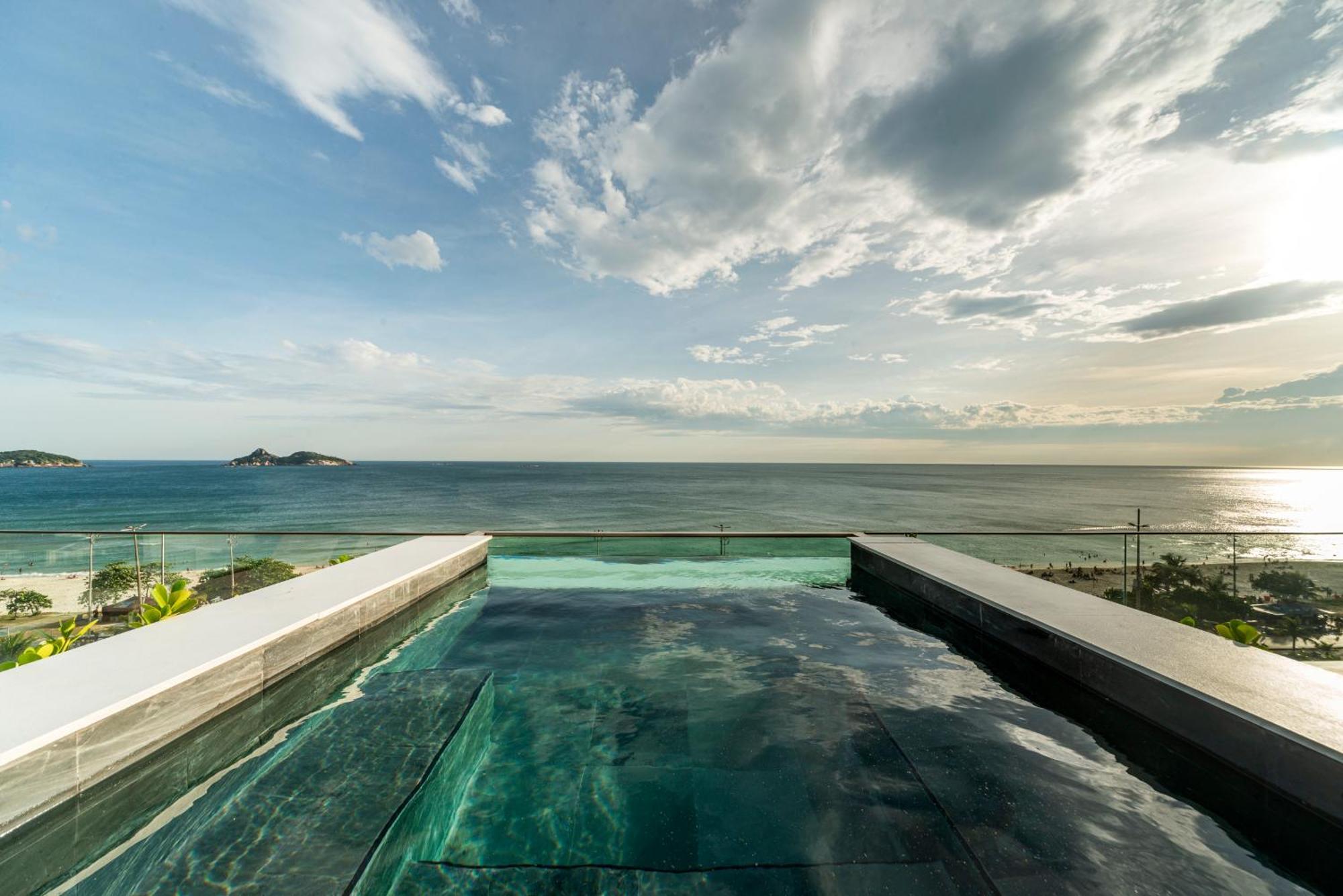 Lifestyle Laghetto Collection Hotel Rio de Janeiro Ngoại thất bức ảnh Infinity pool at the top of the hotel