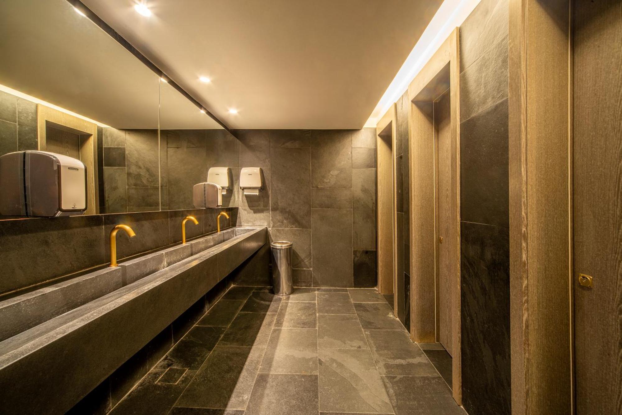 Lifestyle Laghetto Collection Hotel Rio de Janeiro Ngoại thất bức ảnh The bathrooms at the station