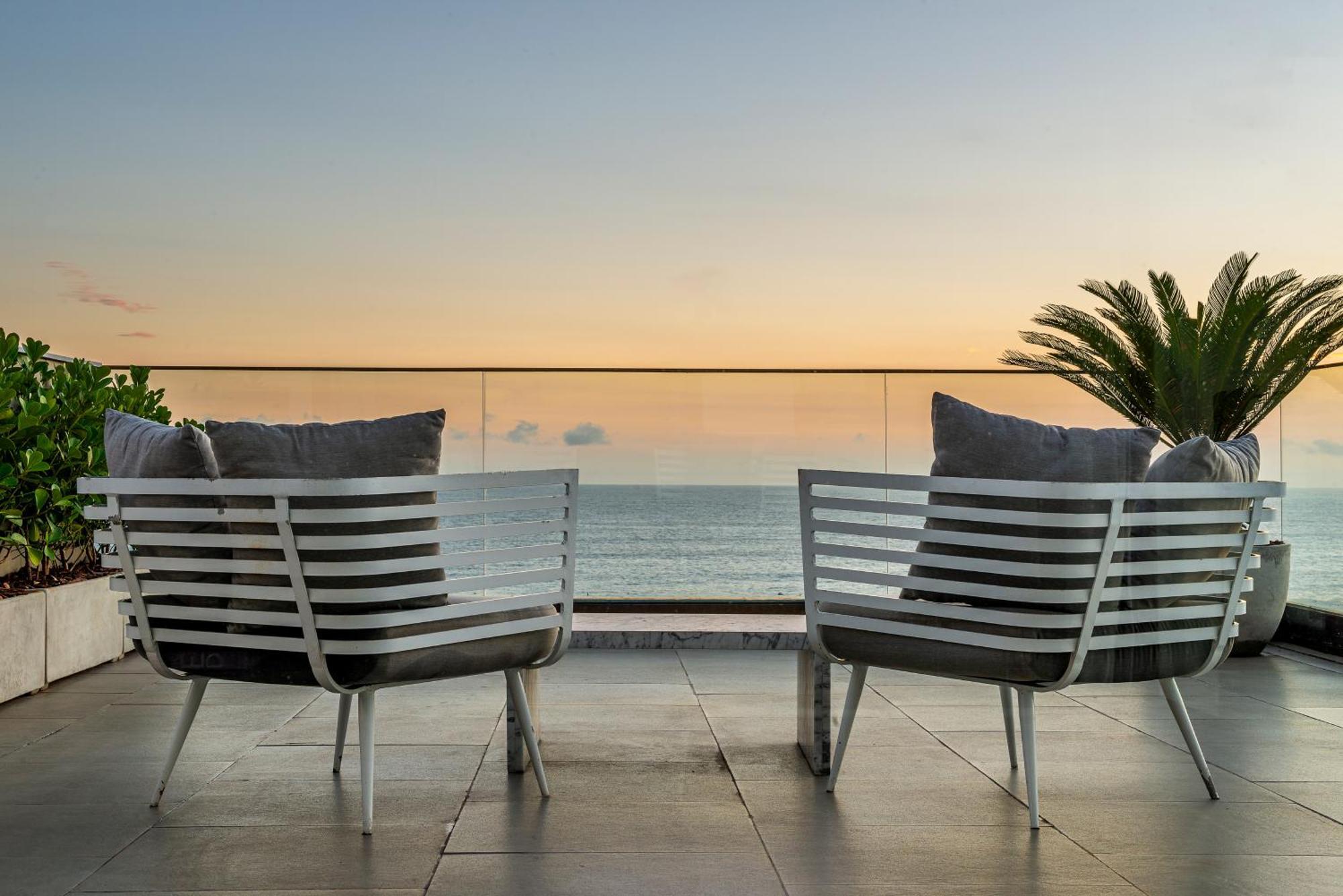 Lifestyle Laghetto Collection Hotel Rio de Janeiro Ngoại thất bức ảnh The 3D rendering of the balcony of a penthouse apartment in the proposed development