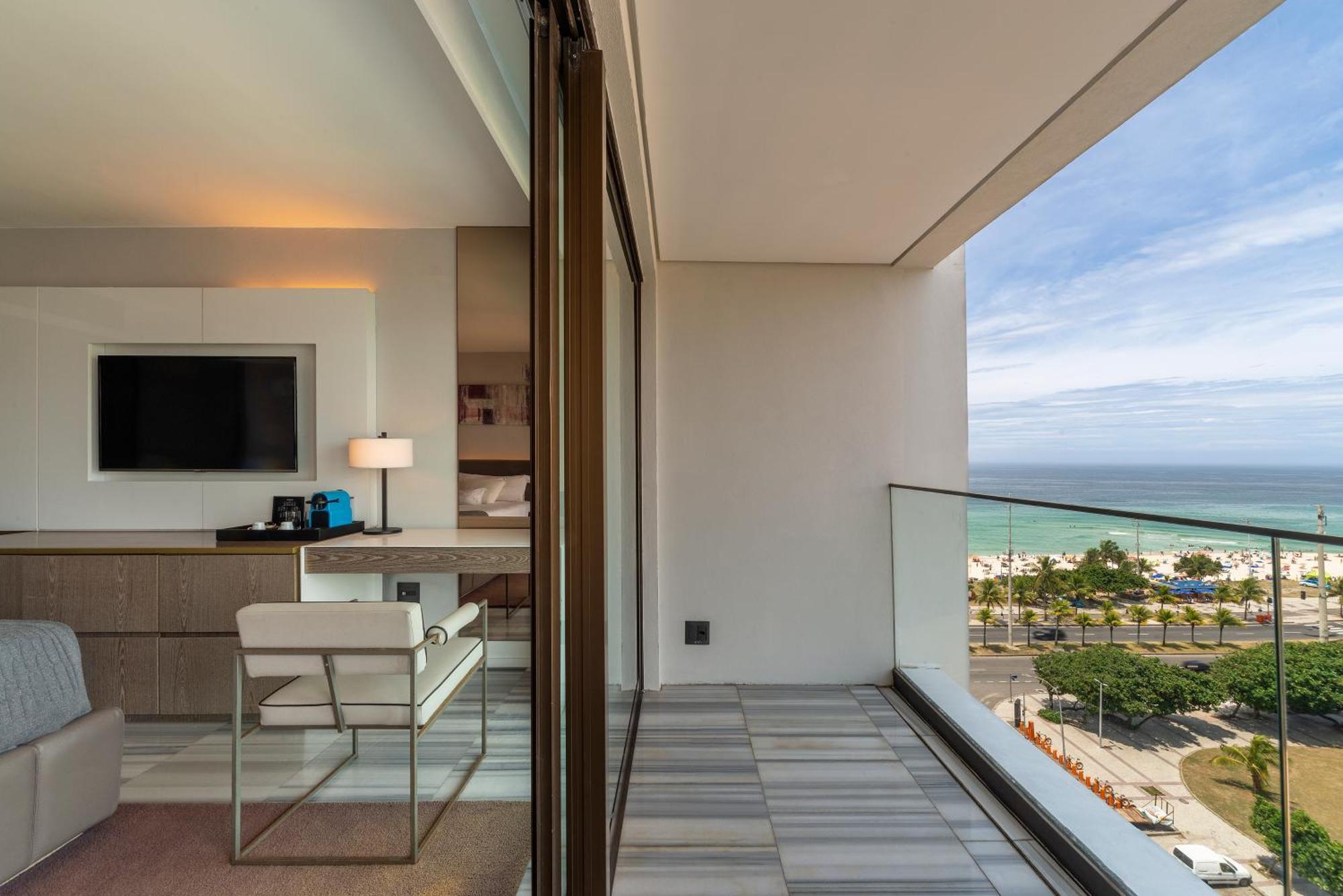 Lifestyle Laghetto Collection Hotel Rio de Janeiro Ngoại thất bức ảnh A balcony at the hotel
